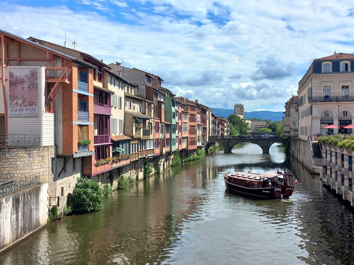 16/05 visite de la commission des internes au <a href="/LyceeAnneVeaute/">Lycée Anne Veaute</a> pour la comédie musicale « le Petit Chaperon Rouge de la cité » #internatdexcellence <a href="/IEXacTlse/">Internats d'excellence de l'académie de Toulouse</a> <a href="/dsden12/">DSDEN12</a> <a href="/actoulouse/">Académie de Toulouse</a>