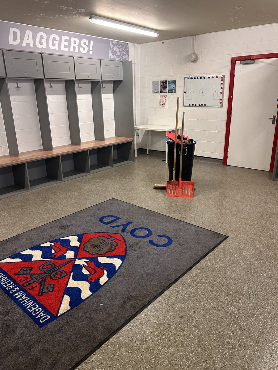 Play for the badge on the front of the shirt and they’ll remember the name on the back. 
Legends of <a href="/Dag_RedFC/">Dagenham & Redbridge</a> 
RESPECT !