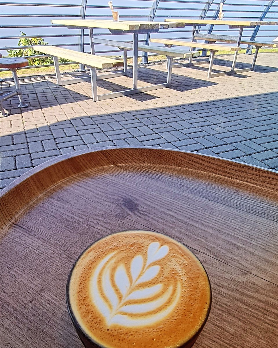 Come and enjoy the fabulous environment of @welshcoffee cafe in Ogmore by Sea this weekend. Great coffee, fabulous views over the sea and say hello to the wonderful staff, who work hard & are always ready to help! @visitthevale @NeuaddA_OBSHall #bendigedig #coffeemad #CoffeeArt