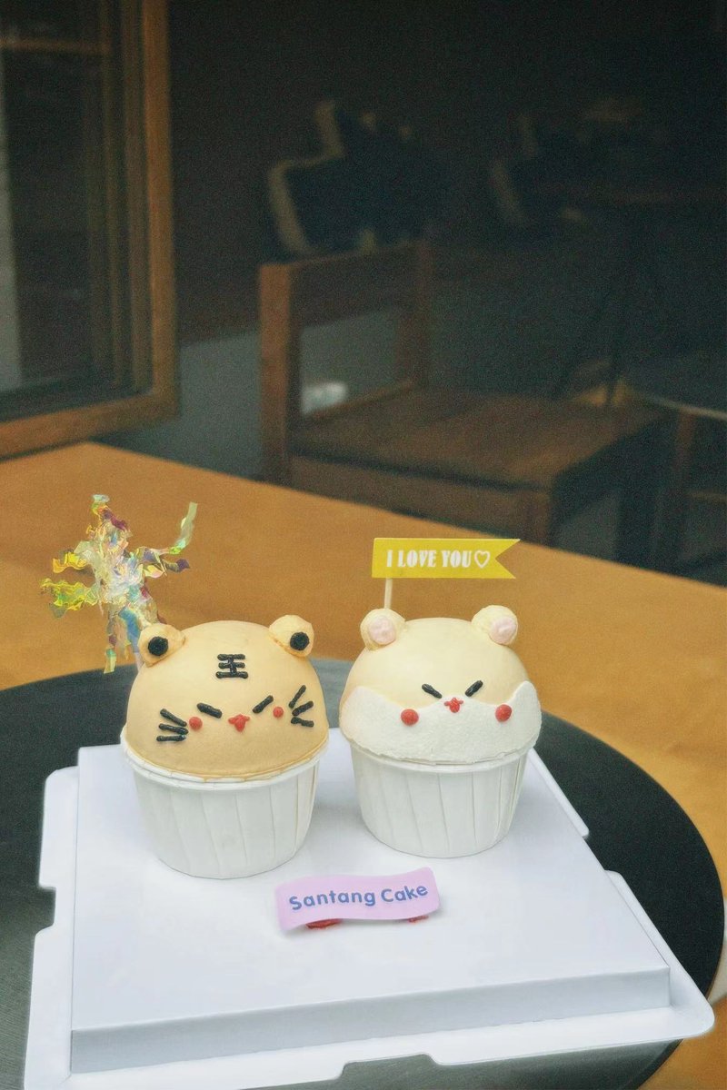 Ma1loneteen tweet media