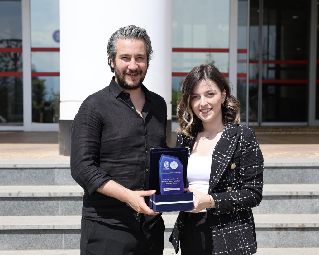 #SAUBaharFestivali kapsamında yapılan değerlendirme sonucunda 2023-2024 akademik yılı içerisinde rektörlük onaylı toplam ‘61’ etkinliğimiz ile “Yılın En Aktif Topluluk” ödülünü bir kez daha alarak zirve bir döneme imza attık. 💪