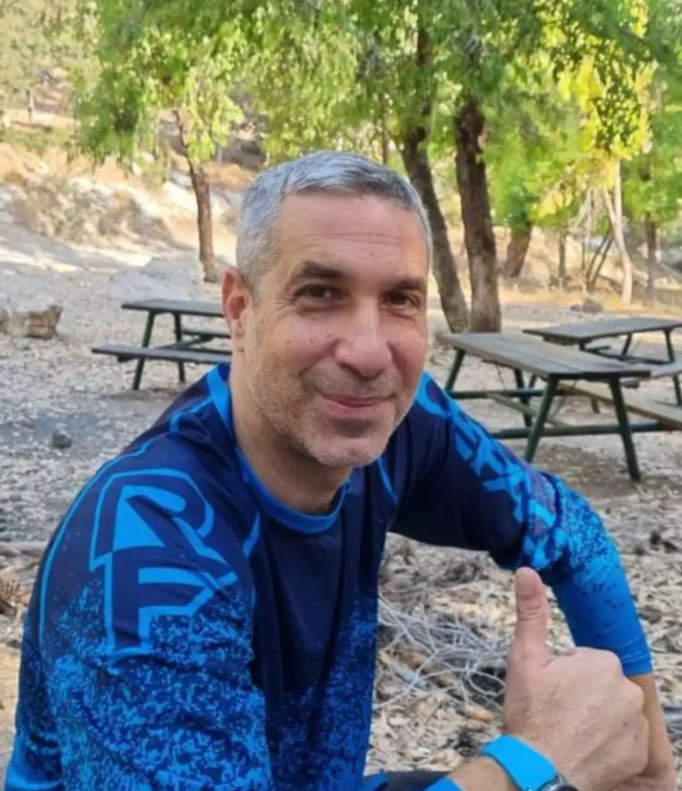The Families Forum bows its head and mourns upon receiving the difficult news of the murder of Ron Benjamin by Hamas terrorists, and the taking of his body to Gaza as a hostage. Returning his body to Israel is a sacred mission that allows his family to grant him eternal rest in