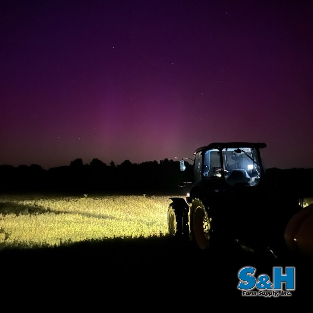 Did you catch the Northern Lights last weekend? Drop your pictures in the comments, below!

Check out this beautiful scene captured by Ceth Creed, Lockwood salesman. We think his New Holland tractor looks perfect under the lights! 

#northernlights #auroraborealis #newholland