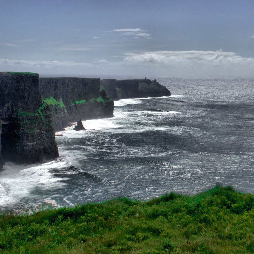 Photographer's paradise: Cliffs of Moher, capturing nature's raw magnificence. 📷🏞️

📍Cliffs of Moher, Co Clare

Courtesy of Frank Brennan

#wildatlanticway #ireland #wildrovertours   #cliffsofmoher #wildroverdaytours