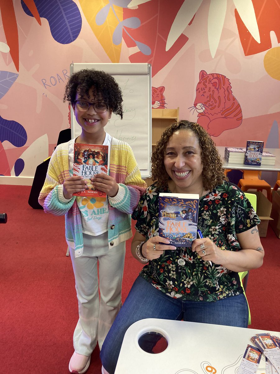 BromLibraries's tweet photo. We had a great time on the last day of the #OrpingtonLiteraryFestival with @elnorry_writer at #OrpingtonLibrary this morning. It was fascinating to hear how #Fablehouse was created & some brilliant questions from the audience too! Thank you for coming E.L! @Orpington1st https://t.co/R1IKXFVj8r