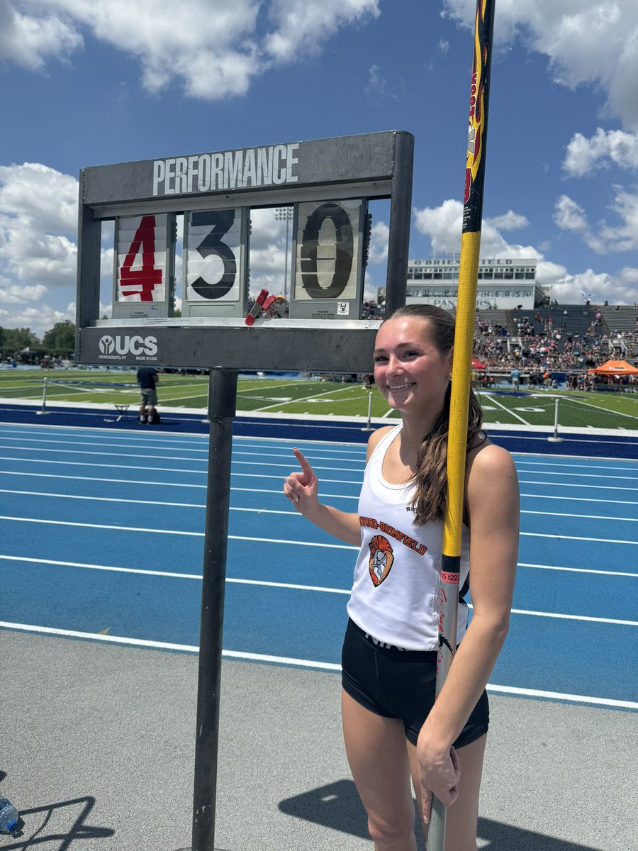 Elmwood-Brimfield’s Mya Strahm wins 1A State Title w a record pole vault- a vault that also qualifies the 16 year old for the USA Olympic Trials
