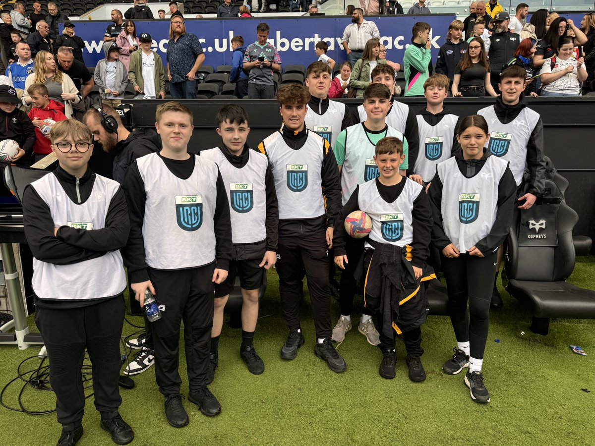 C J (@carljenkins5) on Twitter photo And that’s a Wrap! A huge thank you to these fantastic children who have done a great job this season. Come rain, snow, amber weather warnings, they turn up and make sure the game runs smoothly. Well done team 🖤🤍🏉<a href="/CommunityOsprey/">Ospreys in the Community</a> <a href="/ospreys/">Ospreys</a> <a href="/URCOfficial/">BKT United Rugby Championship (URC)</a> #Ospreysballteam23/24 And that’s a Wrap! A huge thank you to these fantastic children who have done a great job this season. Come rain, snow, amber weather warnings, they turn up and make sure the game runs smoothly. Well done team 🖤🤍🏉<a href="/CommunityOsprey/">Ospreys in the Community</a> <a href="/ospreys/">Ospreys</a> <a href="/URCOfficial/">BKT United Rugby Championship (URC)</a> #Ospreysballteam23/24