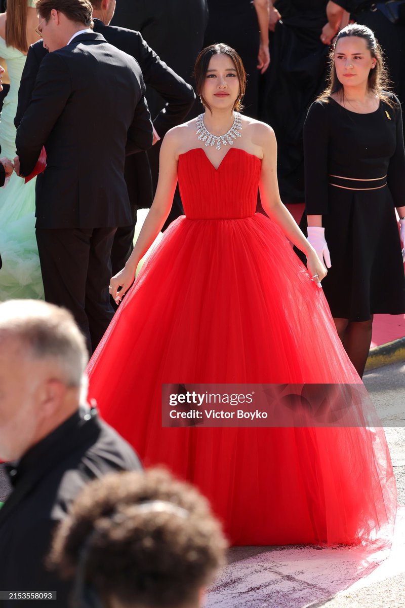 เจ้าหญิงตะเร้กตะน้อย

FREEN WOMEN IN CINEMA HONOUR
#FreenBeckyXEmanAlAjlan
#FreenBeckyxChopard
#FreenSarocha
#Cannes2024
@srchafreen 
@emanalajlan2 @Chopard
@theventuremanagement @redseafilm @festivaldecannes