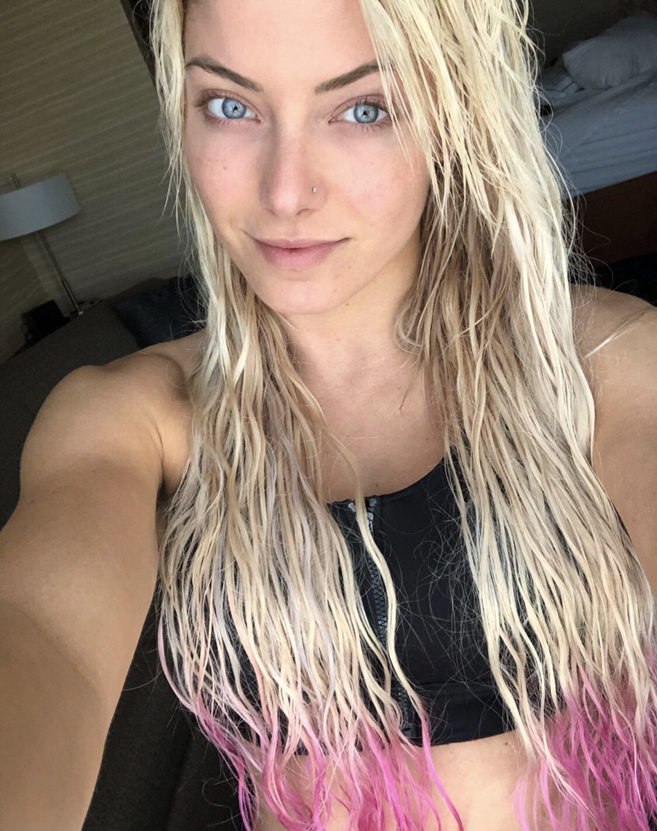 Alexa Bliss Saturday selfie 💕