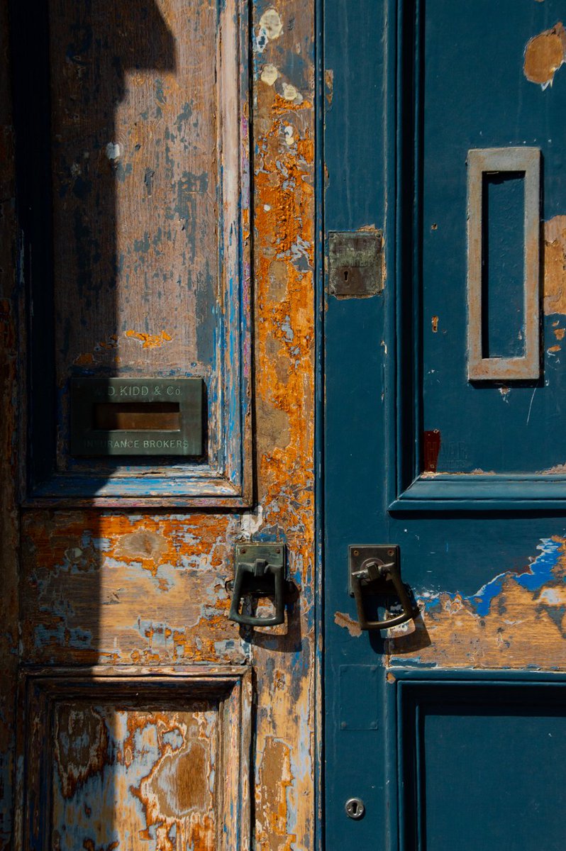 A door, Constitution Street

#edinburgh #leith #nikond3200 #door