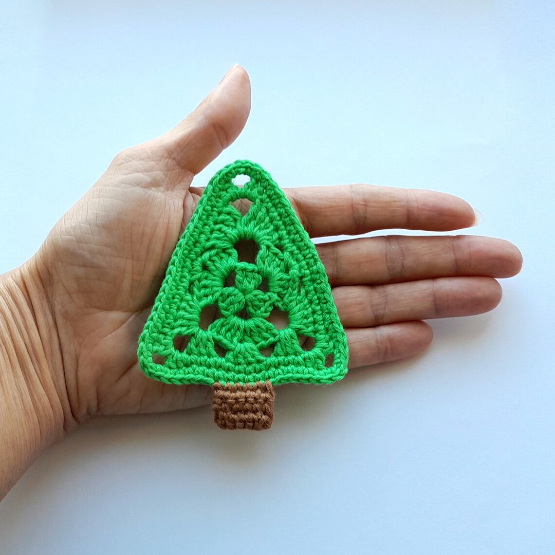 Crochet Christmas Tree Pattern
etsy.com/listing/155501…

#Etsy #EtsyShop #EtsySeller #EtsySocial #crochet #GrannySquarePattern #crochetpattern #CrochetPatterns #grannysquare #grannysquares #crocheter #crocheting #crochetideas #handmade #craft #idea #giftidea #gift #gifts
