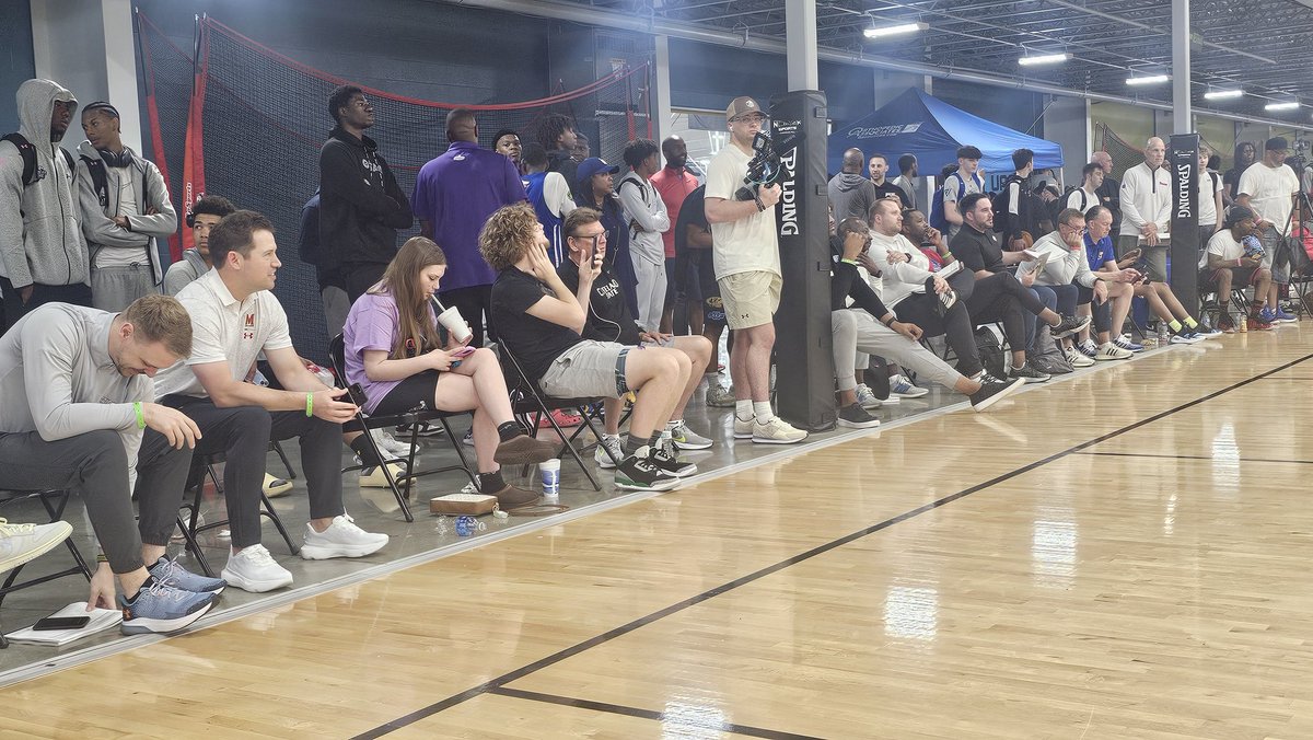 Bill Self and a community of other coaches are here to see @VAElite face off against Atlanta Xpress @RiseCircuit @UANextBHoops
