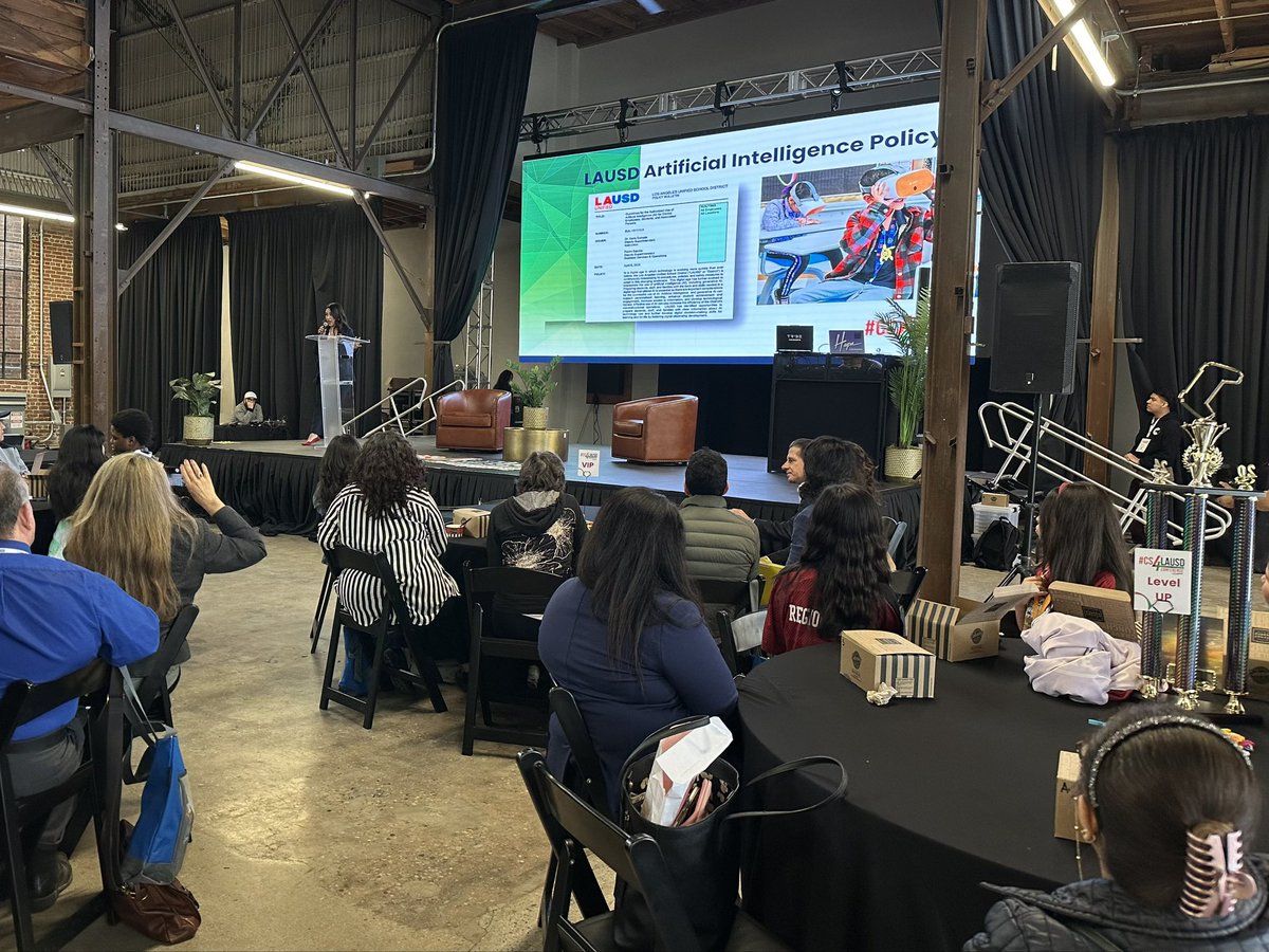 Director @SMMendoza123 shares with @LASchools the District Artificial Intelligence Policy and mandatory 13 and older Digital Citizenship in the Age of AI Course. #CS4LAUSD Conference 2024 Learn more at lausd.org/artificialinte…