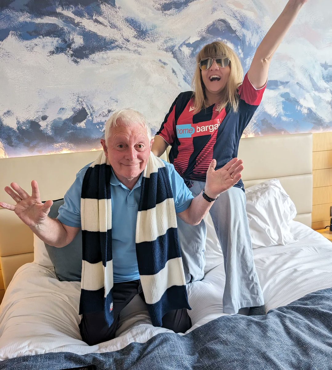 4 days ago, Dad was back in hospital. 

We weren't sure what was gonna happen, but he came out in time to see #Bolton in the Playoff Final. 

Horrible to lose at Wembley. But we were in front of the telly watching it, together.

Every match with him next to me is precious.

#BWFC