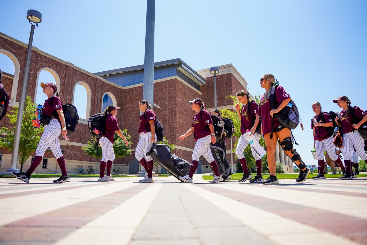 TXStateSoftball's tweet photo. On site. #EatEmUp https://t.co/hULoLbPv2T