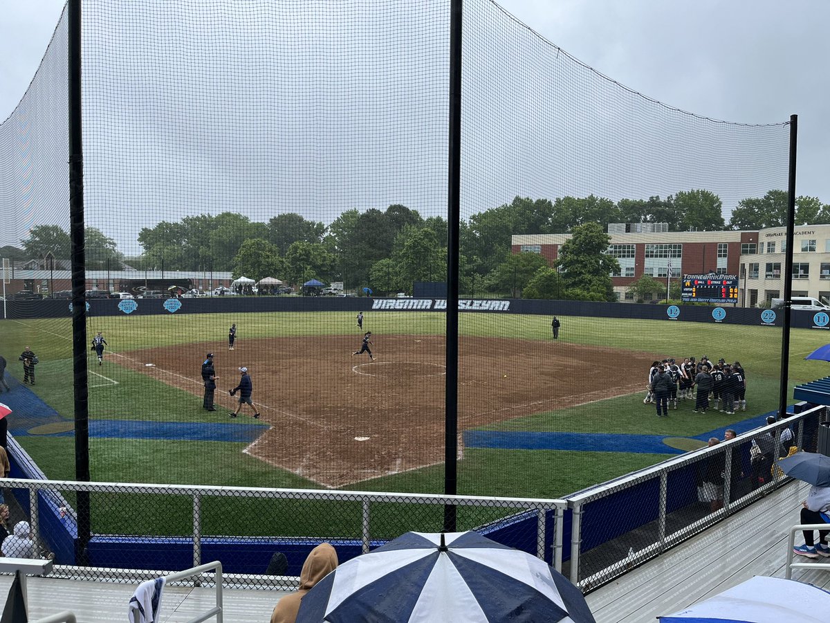 Mother Nature not getting in the way of NCAA Division III softball regionals! @VWUSOFTBALL taking on Lebanon Valley in the region title game. @WTKR3