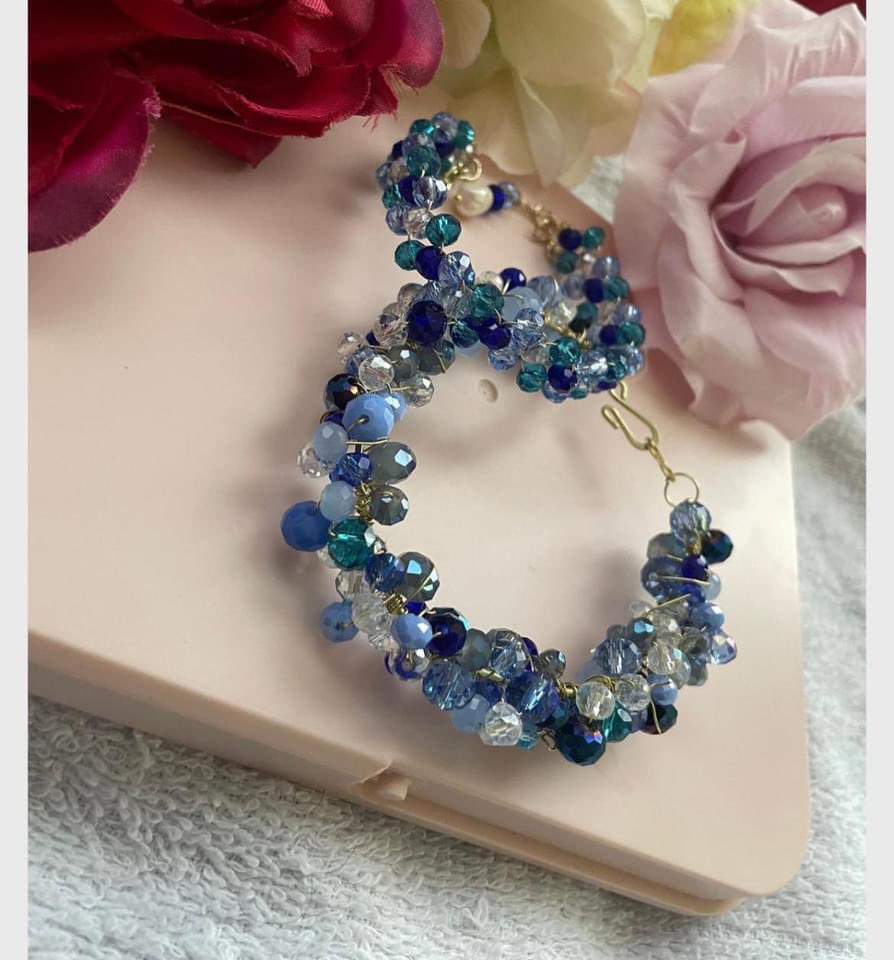 Hey everyone! I have added some jewellery sets onto my Etsy for you all to enjoy. Why buy one when you can buy a whole set! 😍😍😍😍😍😍 

Check them out 👇
etsy.com/shop/JessieJew…

#jewelrysets #jewelrypairs #beadedjewellery #crystaljewellery #bluecrystals #pinkcrystals
