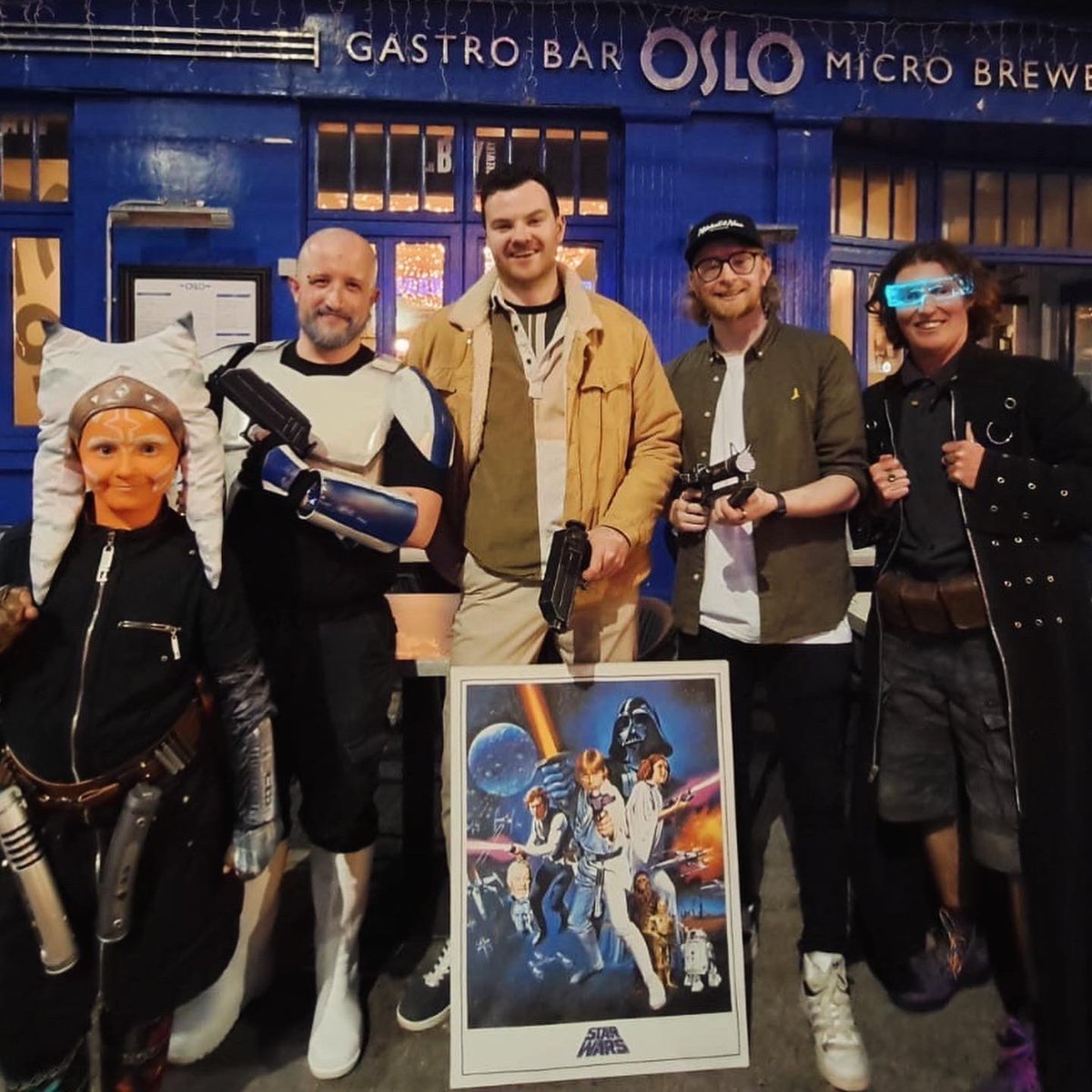 Would you look at the costume effort! ✨ Brian & his daughter (AKA Captain Rex & Ahsoka Tano) were the Best Dressed winners at our sold out #MayThe4th Star Wars Quiz at the Oslo earlier this month 🔫 Visit our website for our announced events: wompevents.com/events