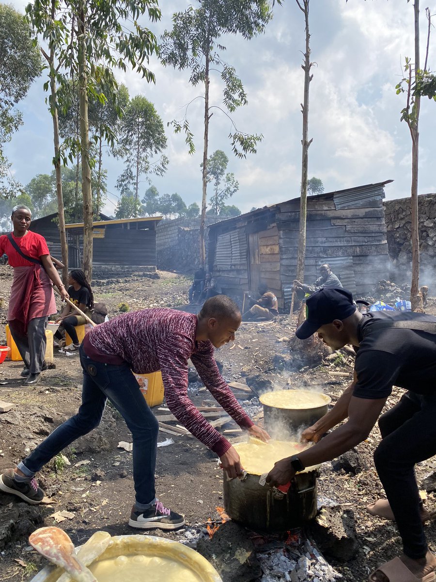 #RDC : Soyons le changement que nous voulons voir dans le monde 🌎 ! Éviter de toujours critiquer ,de rappeler ce qui ne va pas ,mais de faire ce qu’il faut avec ce qu’on a et où on peut ! <a href="/glo_bash/">Gloria Bash</a> <a href="/ElieCirhul/">Elie Cirhul🇨🇩</a> #humanité #NordkivuEst #guerre