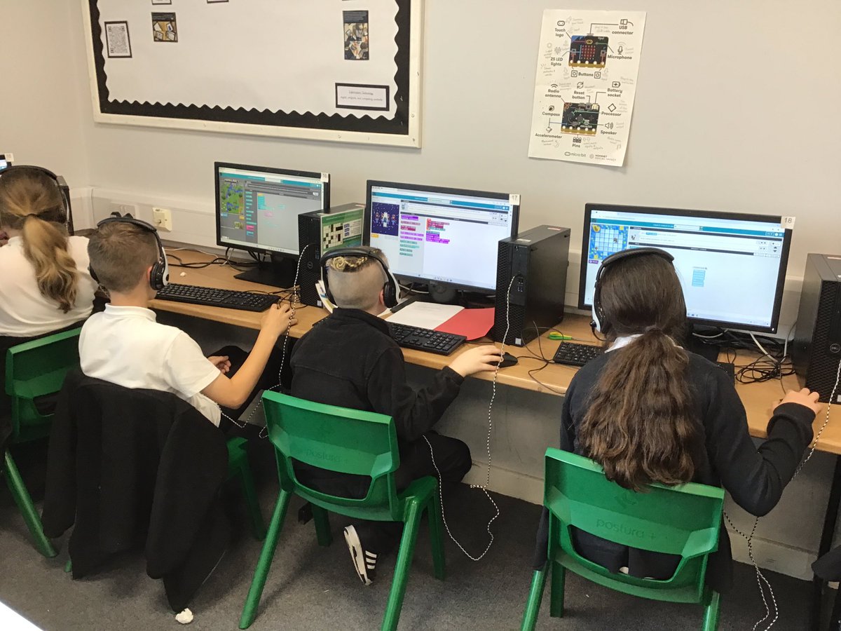 In #moorsidepacomputing year 5 have been creating dance animations with code including using timed events <a href="/MoorsidePA/">MoorsidePA</a> #moorsidepa