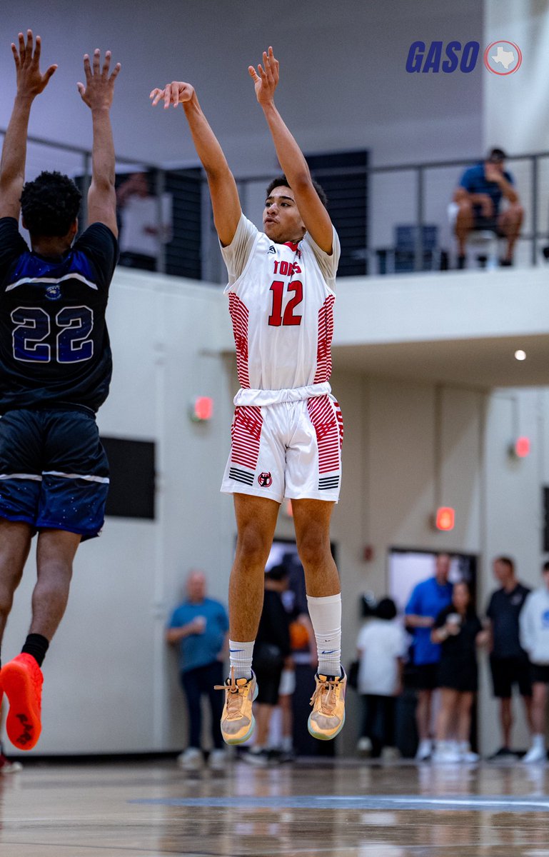 #GASO Live Summer Madness 🌟 Prospect Spotlight 🌟 —————————————————— @jarriusjackson_ 41pt HEATER 🔥 🔥 Didn’t matter if it was beyond the arc, near the basket, or in transition He got it DONE on the offensive end. Catch him in action next today at 4:35 on Ct. 2 at SWAC