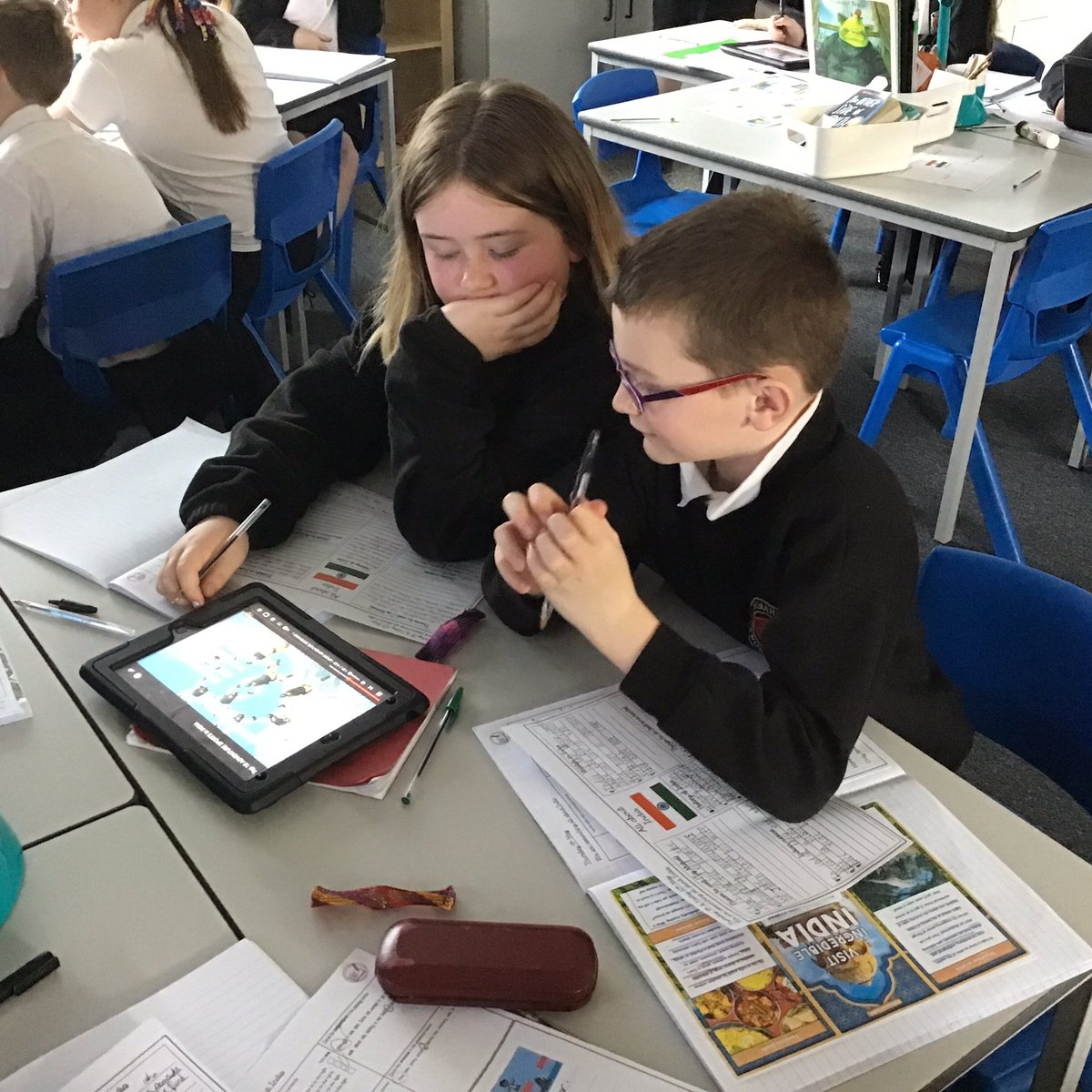 In English, 5P have been researching facts about India for their persuasive leaflet that they will be writing next week. <a href="/MoorsidePA/">MoorsidePA</a>  #moorsidepa #moorsidepaenglish #moorsidepacomputing