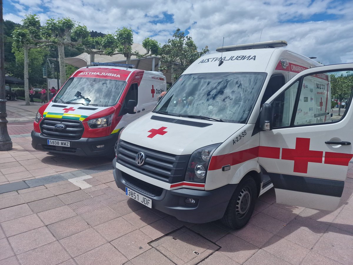 Cruz Roja Goierri (@cruzrojagoierri) on Twitter photo ➡️Gaur, Maiatzak 18, Beasainen egon gara txirrindu proba babesten OBEko 2 anbulantzirekin.
LXXIII. LOINAZ PROBA
➡️Hoy, 18 de Mayo hemos estado en Beasain, dando cobertura en una carrera ciclista con 2 ambulancia SVB
<a href="/CruzRojaGip/">Cruz Roja Gipuzkoa</a>
<a href="/GTxF_/">Gipuzkoako Txirrindularitza Federazioa</a>
<a href="/BeasaingoUdala/">Beasaingo Udala</a>
<a href="/LoinazS/">Loinaz TE SC</a> ➡️Gaur, Maiatzak 18, Beasainen egon gara txirrindu proba babesten OBEko 2 anbulantzirekin.
LXXIII. LOINAZ PROBA
➡️Hoy, 18 de Mayo hemos estado en Beasain, dando cobertura en una carrera ciclista con 2 ambulancia SVB
<a href="/CruzRojaGip/">Cruz Roja Gipuzkoa</a>
<a href="/GTxF_/">Gipuzkoako Txirrindularitza Federazioa</a>
<a href="/BeasaingoUdala/">Beasaingo Udala</a>
<a href="/LoinazS/">Loinaz TE SC</a>