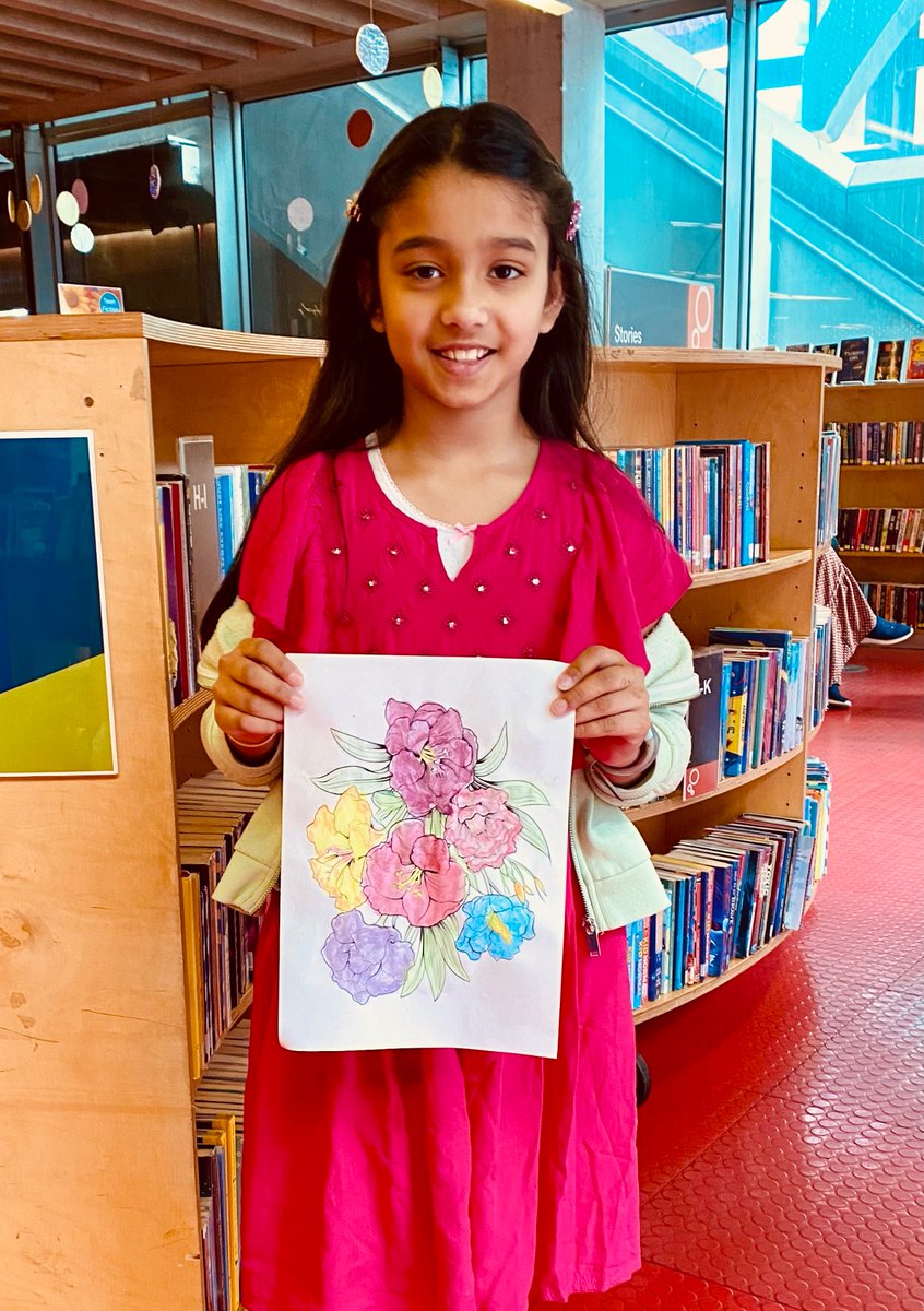 Today the children used watercolours to paint spring flowers during #Artclub. Join us @ideastores Whitechapel every Saturday 3-4pm for more crafty fun. 🌸🎨✨ #LoveYourLibrary 
@LDNLibraries