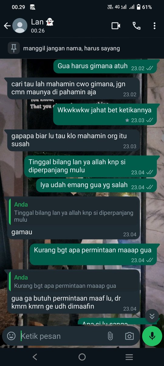 galauiii's tweet photo. gua gabilang putus tapi blng mau break krn tadi gua mikirnya kek kayaknya harus ada yg dibenahi dri gua &amp; lalan,sakit hati ga si lu cwek² diginiin pasti kan ga gua doang.Tapi dia panik sendiri si pas gua blng gt gua kira bklan d iyain. Jujur gua bilang break beneran dari hati gua https://t.co/tUYoeSBMQb