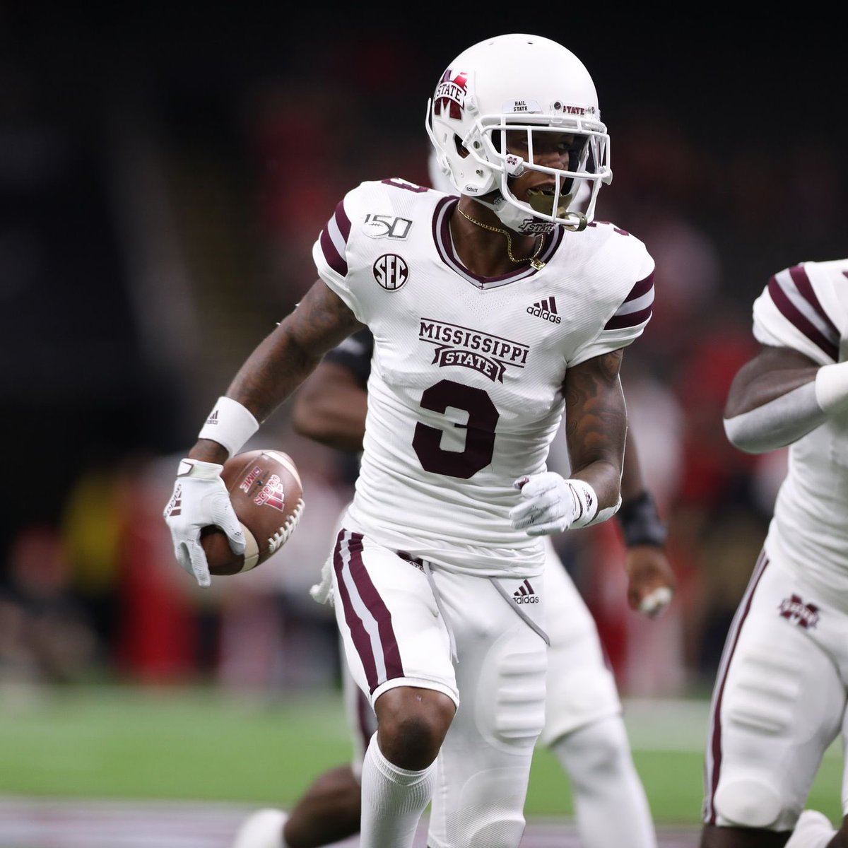 #AGTG Blessed to receive an 🅾️ffer from Mississippi State! Thank you @_CoachBump <a href="/HailStateFB/">Mississippi State Football</a> 

<a href="/HornetFB_1MOORE/">BMC Football</a> <a href="/SWiltfong_/">Steve Wiltfong</a> <a href="/adamgorney/">Adam Gorney</a> @MohrRecruiting <a href="/JohnGarcia_Jr/">John Garcia, Jr.</a> <a href="/Andrew_Ivins/">Andrew Ivins</a> <a href="/TomLoy247/">Tom Loy</a> <a href="/Rivals/">Rivals</a> <a href="/On3Recruits/">Follow @Rivals</a> <a href="/TheUCReport/">Billy Tucker</a> <a href="/CoachWheelz/">Kevin Wheeler Jr.</a> <a href="/Coach_Corey15/">Coach Corey</a> #hailstate