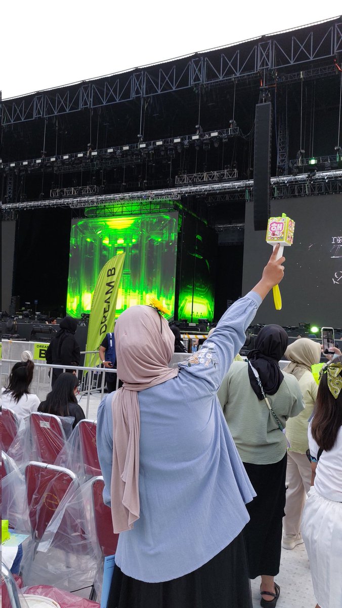 haechanieloves's tweet photo. I'm so happyyy🥹 thank you for beautiful memories 7 dream🩵 

#THEDREAMSHOW3 
#TDS3INJAKARTA  #THEDREAMSHOW3_IN_JAKARTA https://t.co/OdcH76NcOB