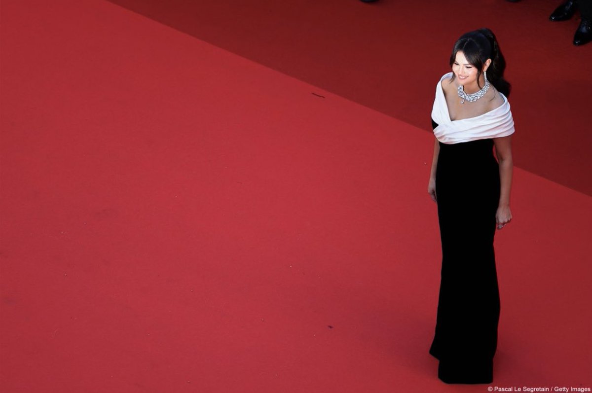 🇲🇽 ¡EMILIA PEREZ está en #Cannes2024! La coproducción mexicana, dirigida por Jacques Audiard y coproducida por Pimienta Films, forma parte de la Competencia Oficial. 🏆 @zoesaldana, @selenagomez, @edgarramirez25