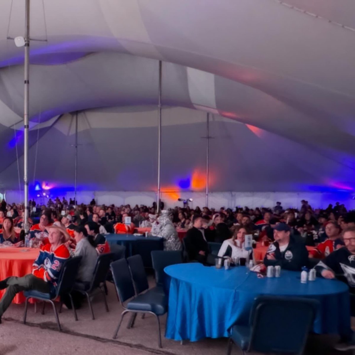 🧡💙 It’s crunch time for the boys tonight! They're back home, let’s rally and show them the power of #OilersNation 🎉 Join us in our Playoff watch party tent! ✨ We have commercial heaters to stay warm! Tickets for Game 6 are ON SALE NOW! Just $25, your ticket includes our