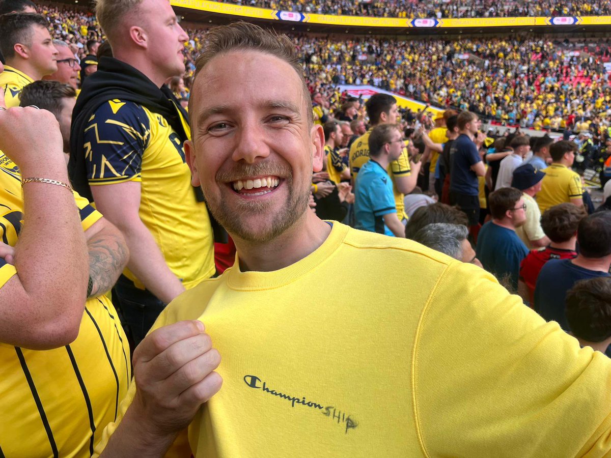 thomairs's tweet image. Thanks for the pen, @LJSanders9