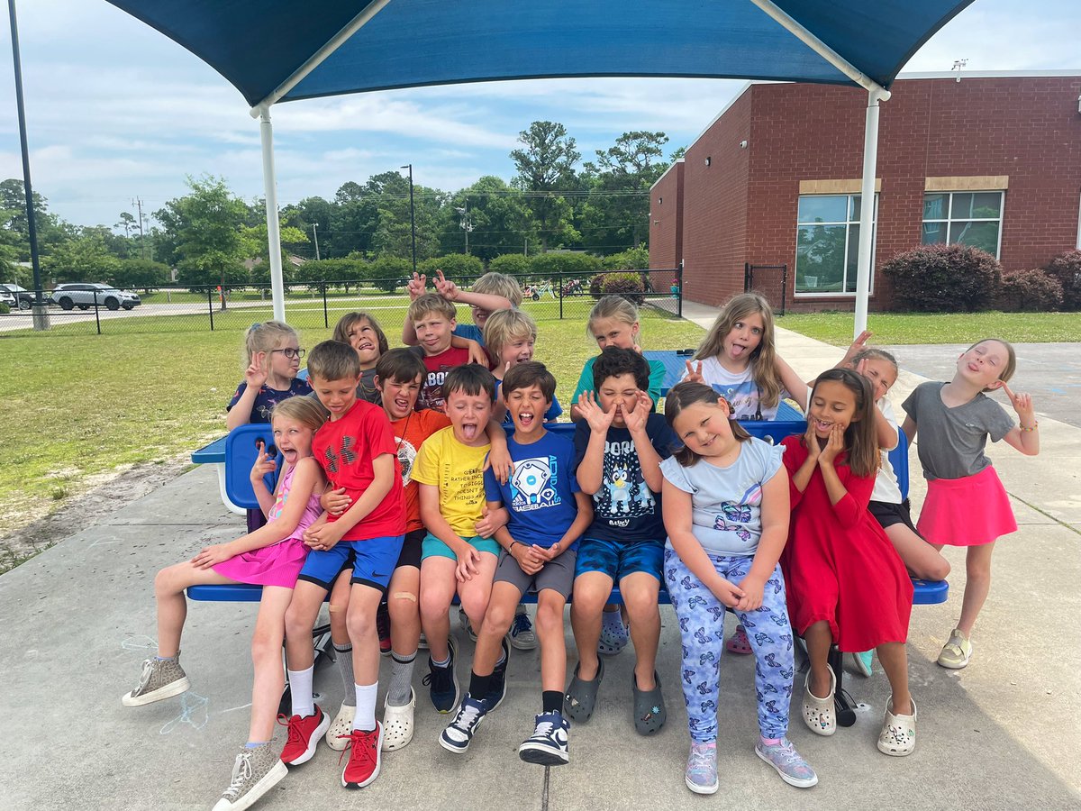 This crew! 💙💚🩵