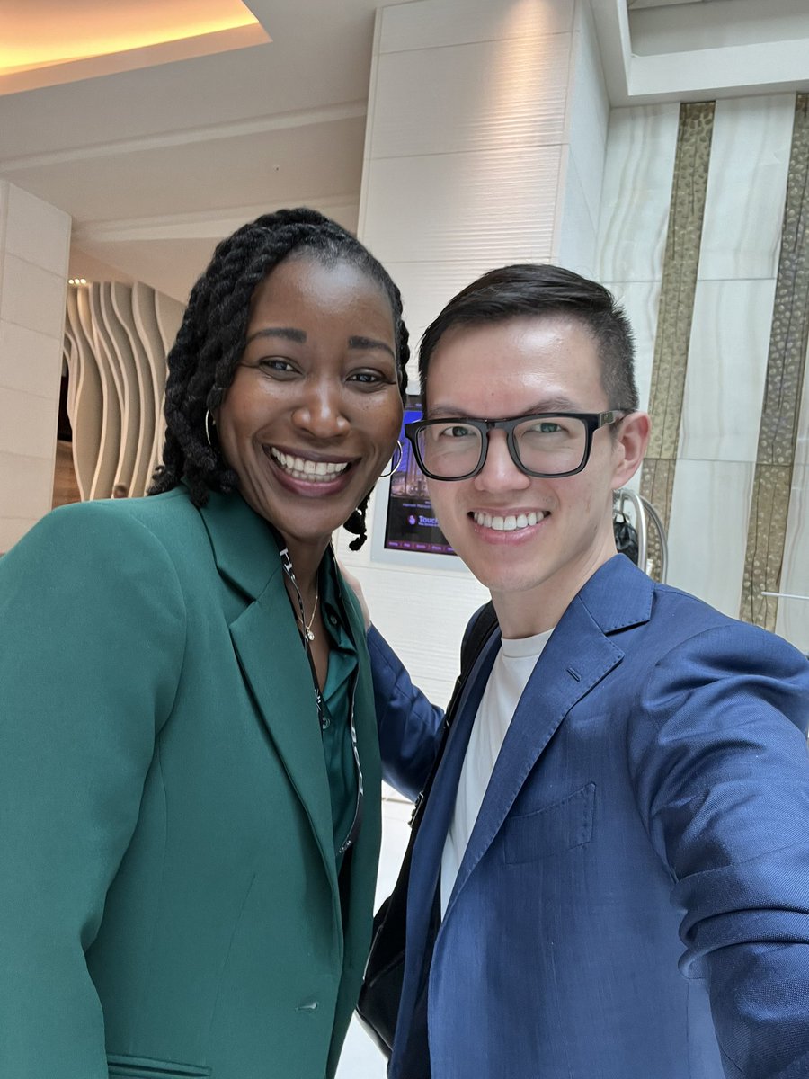 First colleague I run into at <a href="/DDWMeeting/">Digestive Disease Week</a> is the one and only <a href="/IssakaMD/">Rachel Issaka, MD, MAS</a>!!! 🤩 #DDW2024