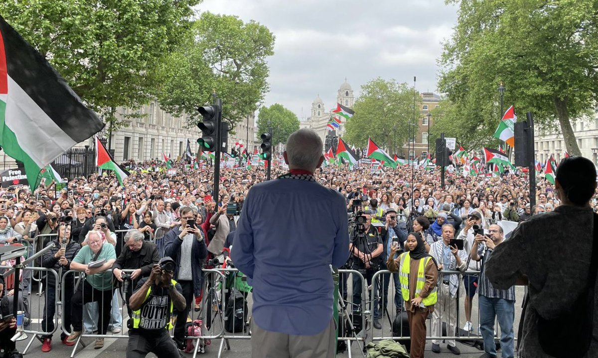 @jeremycorbyn 🙏 @jeremycorbyn ❤️ Today, we marched4 #Palestine to mark the 76th anniversary of the #Nakba Everyday, our movement for peace is growing. #FreePalestine @BBCWorld @CNN @AJArabic @AJEnglish @trtworld @DrLoupis @MariaRamosUK @ghadaoueiss @ghadifrancis @DrZaineddin @MaryamNSharif