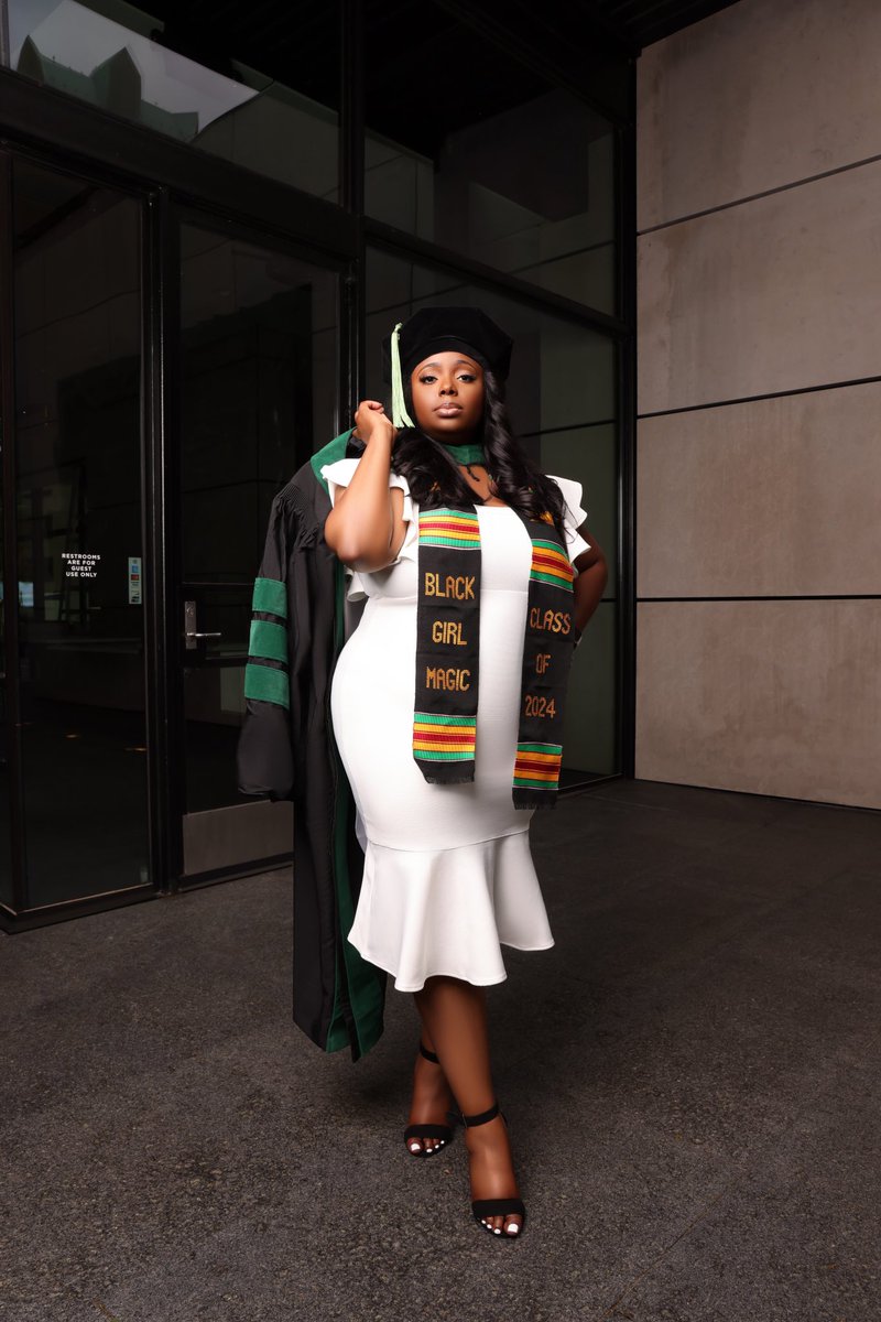 apr_lewis's tweet image. I remember being told “people don’t do that where you’re from.” Wellll… I guess now they DO!!
April Y. Lewis, MD 🩺 : STL made. First gen. Now-OB/GYN in training. God is so good.
“You can’t be what you can’t see” can actually be a lie if you DON’T GIVE UP! #obgyn #blackdoctor