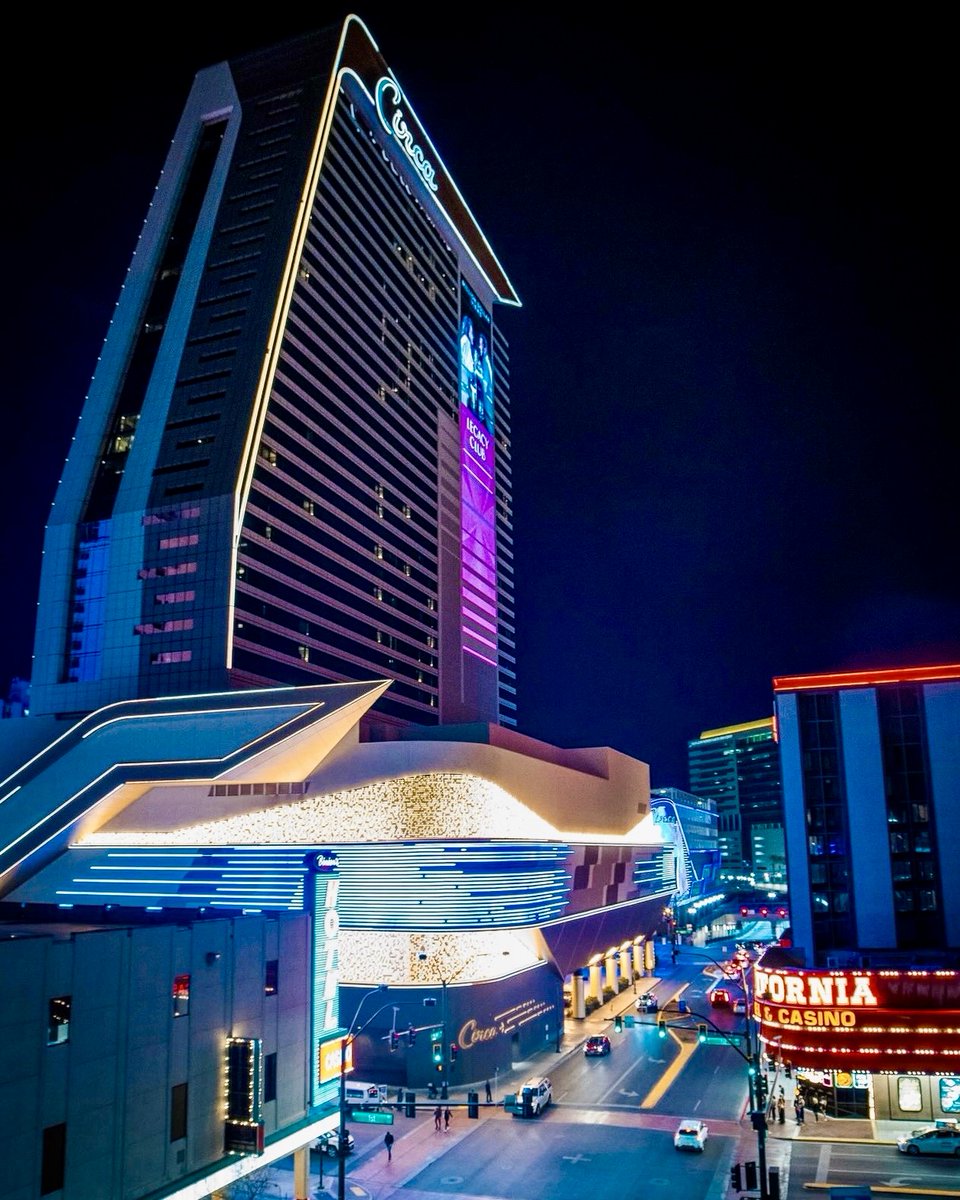 The DTLV nightlife has never looked so spectacular. 🤩 #CircaLasVegas