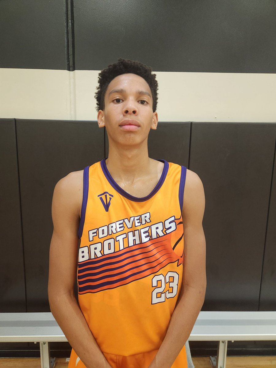 Kurt Thomas Jr one of the best unsigned seniors in DFW finished with 16pts, 6rbds, 3 assts, and 2 blocks in a win against SA Hoops King in the first game of the @TexasHoopsGASO @1CoachShad @craig_roberts85 @GASOMass @GASOLyndon