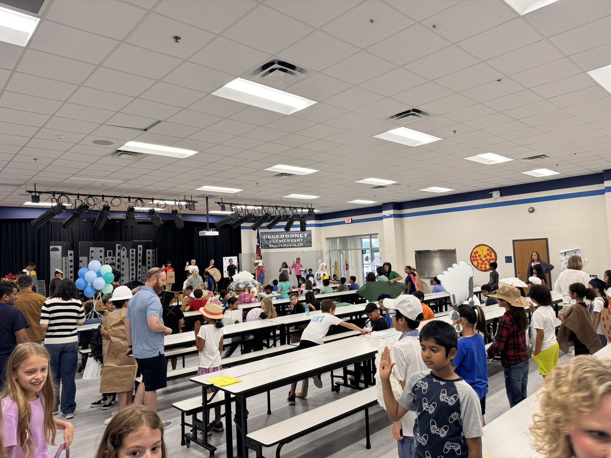 It was a great start to my Friday to be @BluebonnetES for the 4th Grade Idiom Museum! What creativity was on display and loved seeing all of the parents and community participating @LewisvilleISD #OneLISD #BetheOne for kids #RappontheRoad