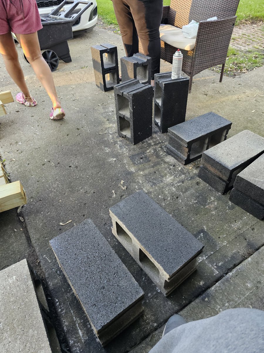 Ghostdog542's tweet image. Yo Ghost, why you got cylider blocks and why are you painting them black? Stay tune! #BackyardProject