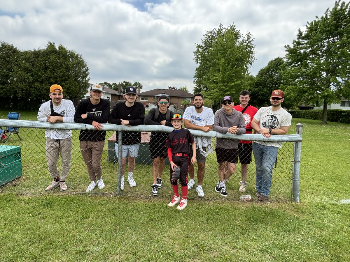 Some of our @IBLRedSox <a href="/BrantfordJnrBB/">Brantford Jr. Red Sox</a> 
Out to watch our batboy compete in the Brantford 11u tournament!