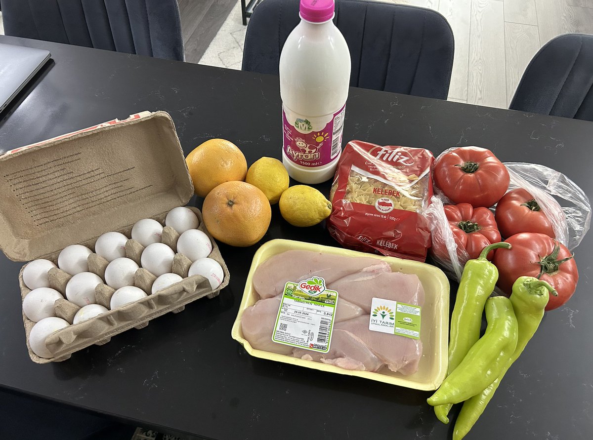 #Turkiye routinely makes headlines for runaway #inflation. But many things in #Istanbul are still affordable. Just look at my friend's grocery haul today. Show me another Alpha-tier megacity where these groceries cost $10 and I'll delete my account.