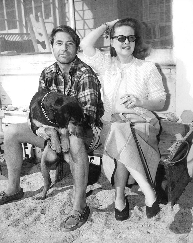 Bette with husband Gary Merrill enjoying the sunshine c.1950s