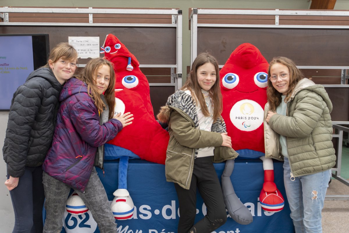 pasdecalais62's tweet photo. 🤩 #Paris2024🥇 Célébrez @Paris2024 lors de la tournée du 𝐕𝐢𝐥𝐥𝐚𝐠𝐞 𝐢𝐭𝐢𝐧𝐞́𝐫𝐚𝐧𝐭 "#𝐏𝐚𝐬𝐝𝐞𝐂𝐚𝐥𝐚𝐢𝐬, 𝐓𝐞𝐫𝐫𝐞 𝐝𝐞 𝐬𝐩𝐨𝐫𝐭𝐬" ces 22 mai à #Bapaume et 25 mai à #Étaples 👉des animations sportives, culturelles et festives gratuites ℹ️ https://t.co/hUTcugDleD https://t.co/k5eGoFh8Ew