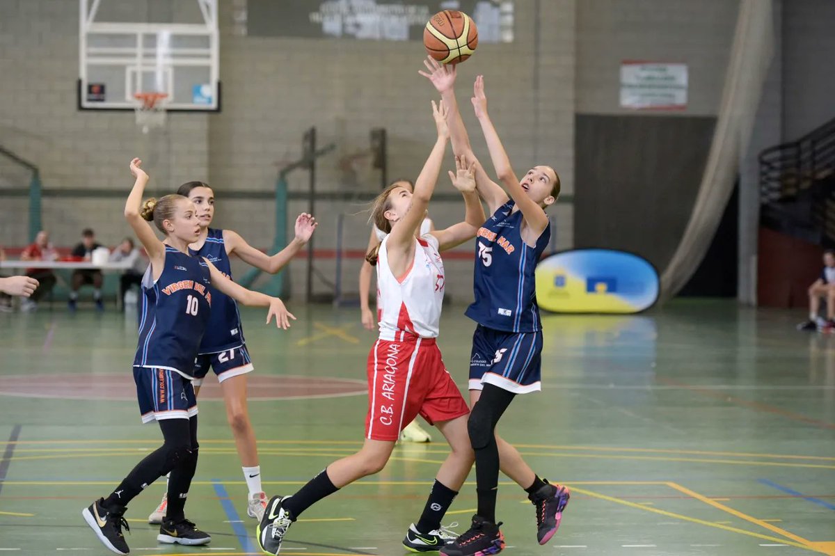 FCBaloncesto's tweet photo. 🏆 #PreInfantilFem
🇮🇨 #CC2024

🏀 @CBAriagona
🆚 @virgendelmartfe

📸 @fcbaloncesto

#BaloncestoEnPositivo #Canarias100x100 #Canarias #Baloncesto #Basketball #Basket #Deporte #Sport #Photography #SportPhotography https://t.co/pDQMi5xQKu