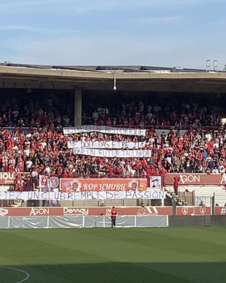 @FCRouenNews @FCRouen Envoyé par un ami, cette banderole est plus que vrai