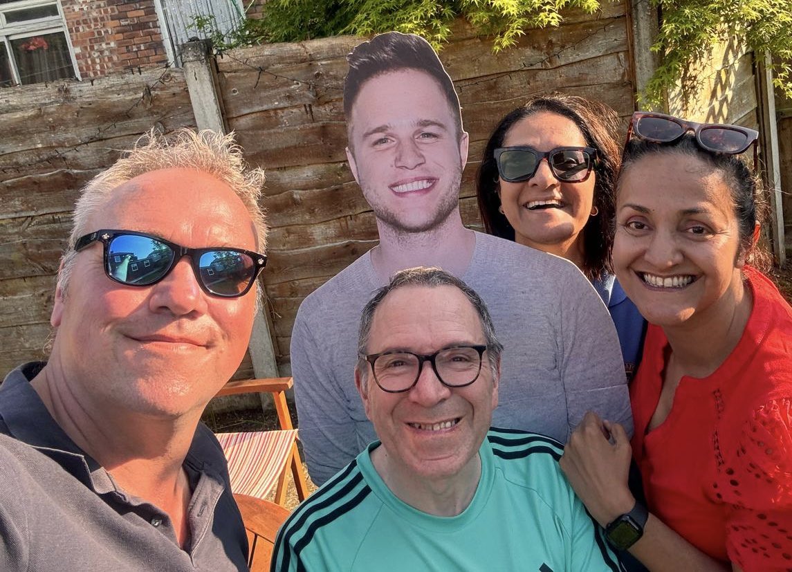 Lovely of @ollymurs to join us in the garden today 🤣👏🏽