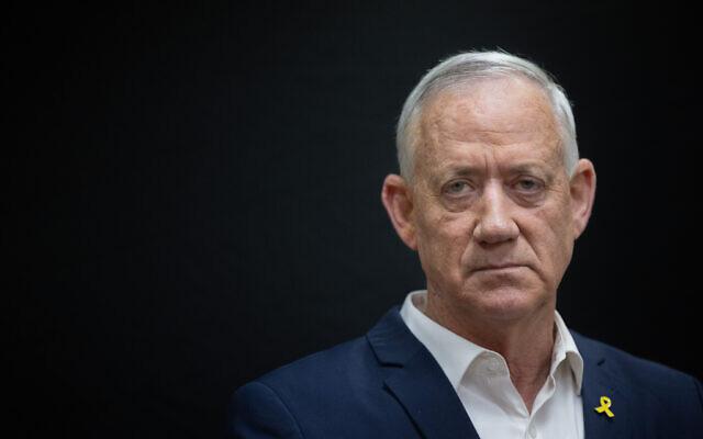 Benny Gantz announced tonight that he will give Prime Minister Netanyahu until June 8 to approve a strategic post-war plan and bring the hostages home, or he will leave the government. He warned Netanyahu, “If you choose to follow the path of fanatics and lead the entire nation